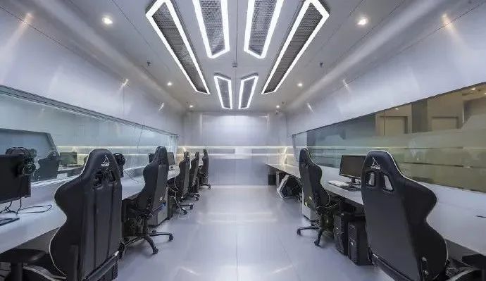 他们20岁年入千万,成为时代偶像,代价却无比残酷