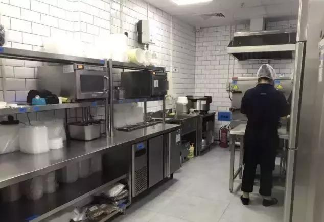 加盟商亏损2个亿，饿了么未来餐厅遭“围堵”