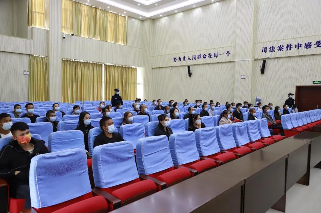 网恋互送定情信物骗局,网恋用什么定情信物