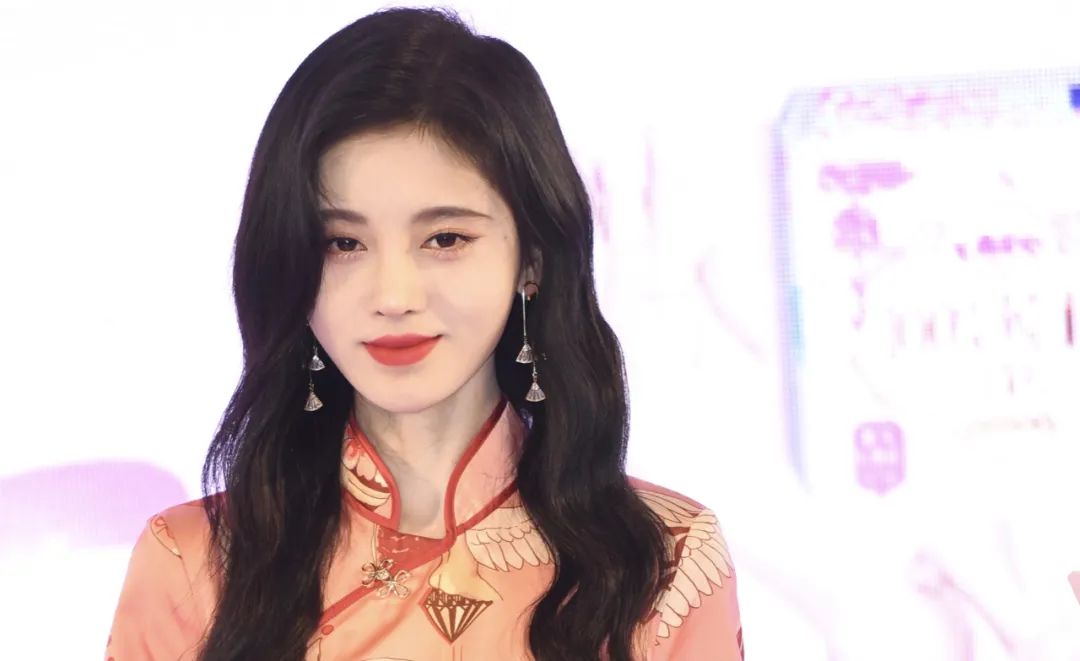 卫生巾被扎针孔怎么办,卫生巾被扎针眼什么后果