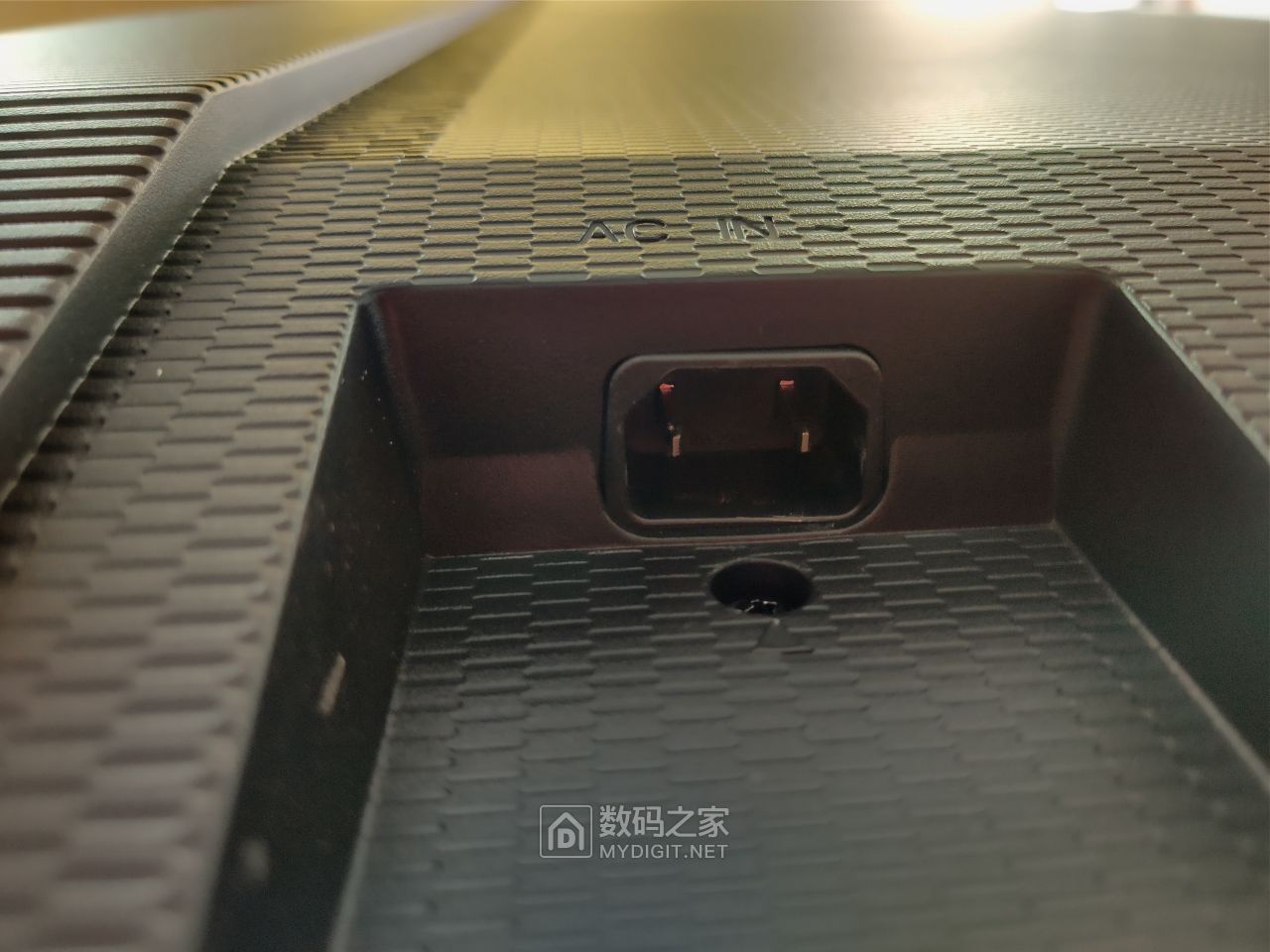 万元左右tcl85寸电视,tcl55寸全面屏电视评测