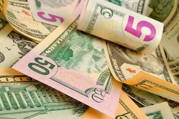 中国游客泰国被警察带走,入境泰国的中国游客