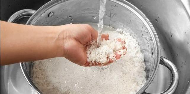 做寿司的米饭要软一点还是硬一点,怎样煮最好吃的寿司米饭