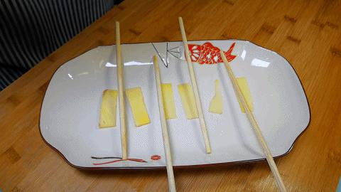 清蒸鱼怎么才能放盐,做清蒸鱼需要放盐吗