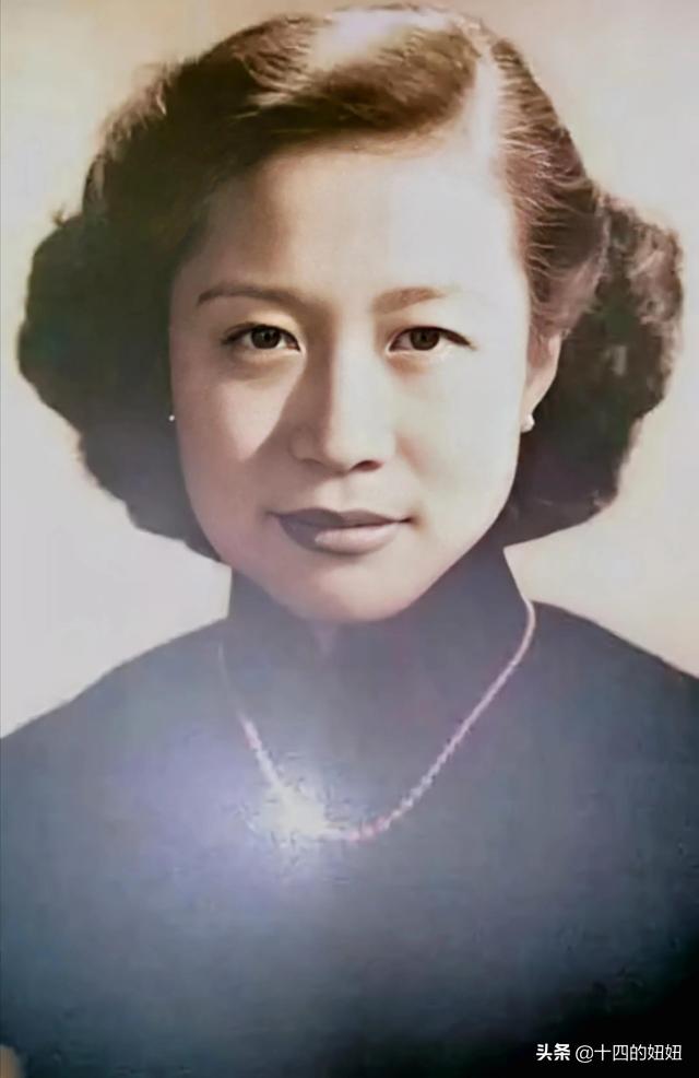 杨振宁孙女与翁帆父亲最新消息,杨振宁儿女和翁帆的合照