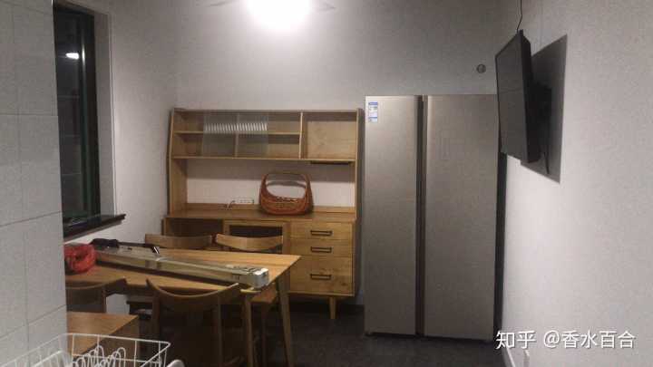 买了高层的人怎么样了,买了顶楼的房子后悔了吗