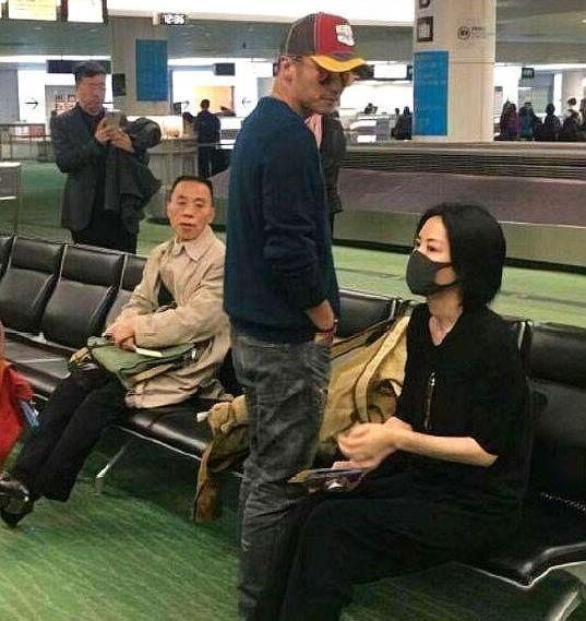 谢霆锋与王菲同框现身被网友偶遇,谢霆锋王菲再次同框