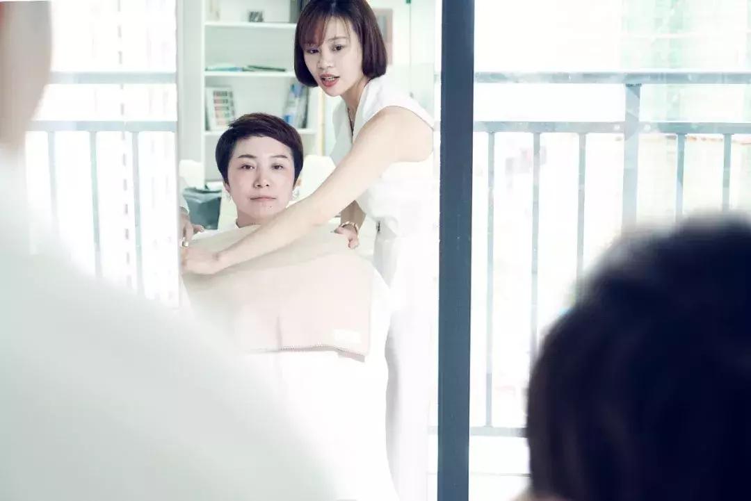 歌歌兰妮·闻香识女人|破产之后，看她如何打造自己的时尚王国，实现人生逆袭——王美美