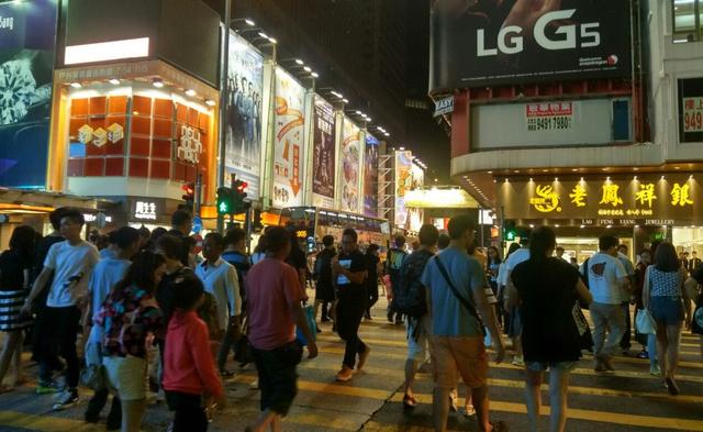 香港从什么年代开始繁华的,普通人第一次去香港感受