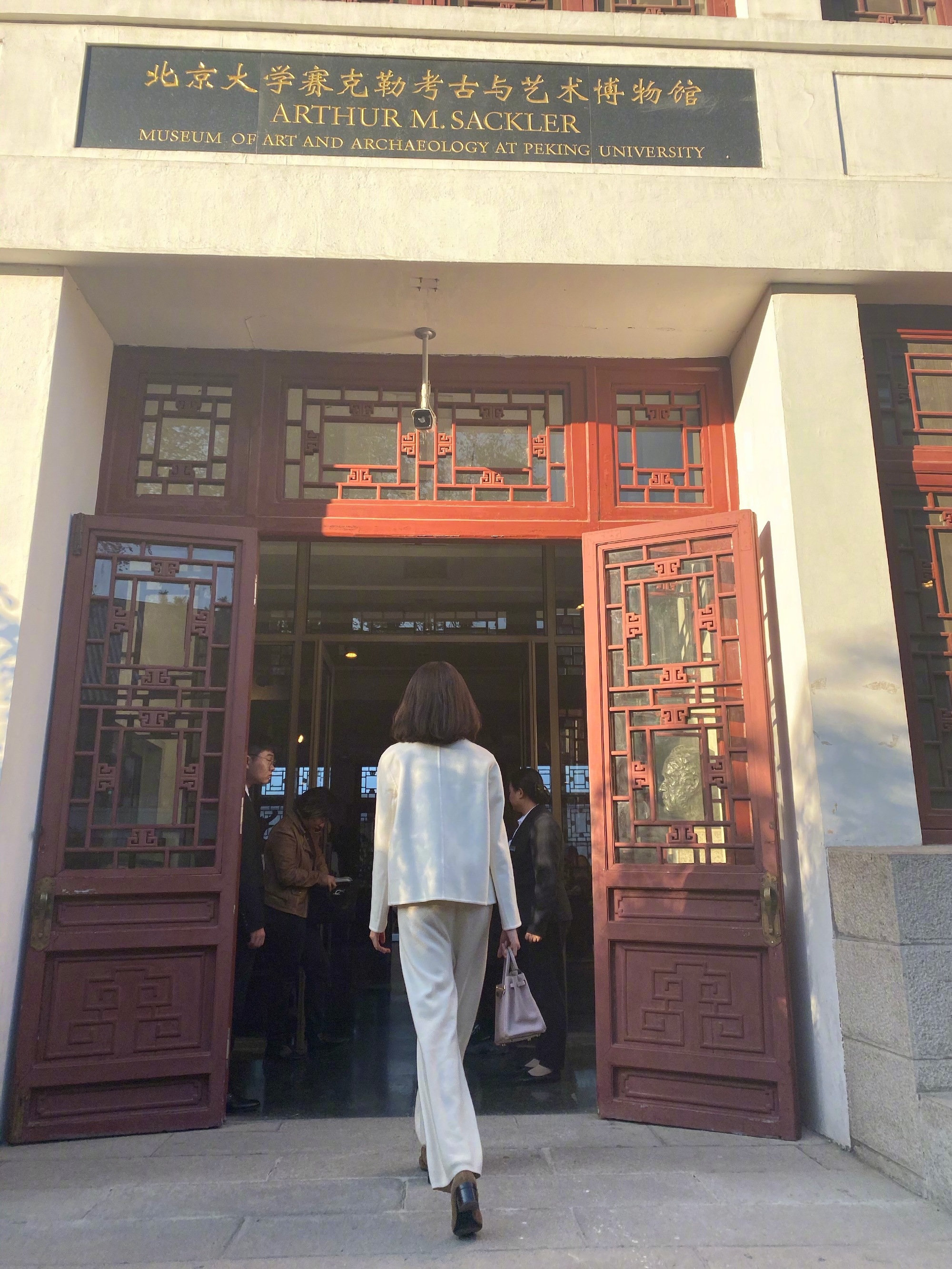 网红鼻祖晚晚和舒淇同框比美赢了？妆容穿搭都有小心机，来抄作业