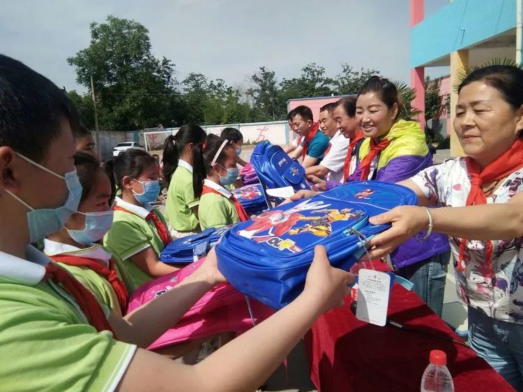 六一献爱心活动报道,庆六一公益行动