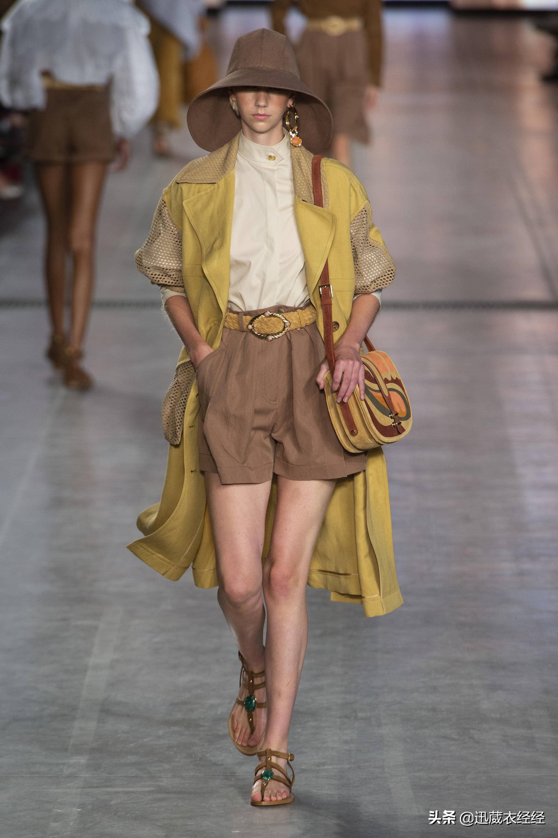 2020穿搭流行趋势夏天裤装,职场裤装搭配秋冬