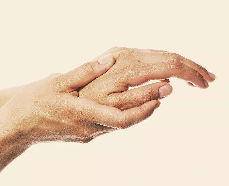 夜间手指麻木警惕腕管综合征,腕管综合征手麻一招解决