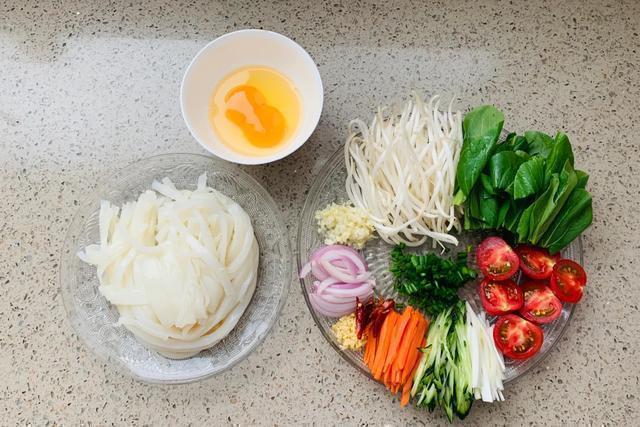 用小麦淀粉制作凉皮的方法,如何用小麦淀粉做凉皮