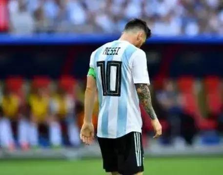 炸碎，灭门、逃难、流血，你无法想象金球奖“魔笛”经历过什么