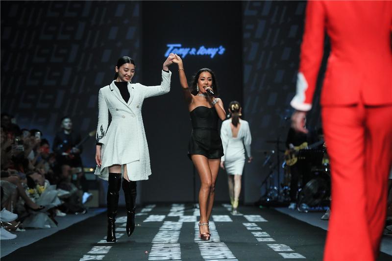 时尚之都走秀视频,时装秀深圳时尚盛典