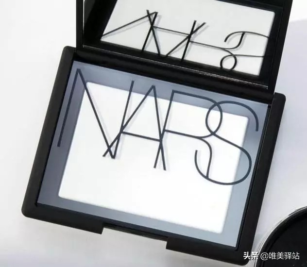 夏日油皮肌用什么定妆，不再变成花脸猫