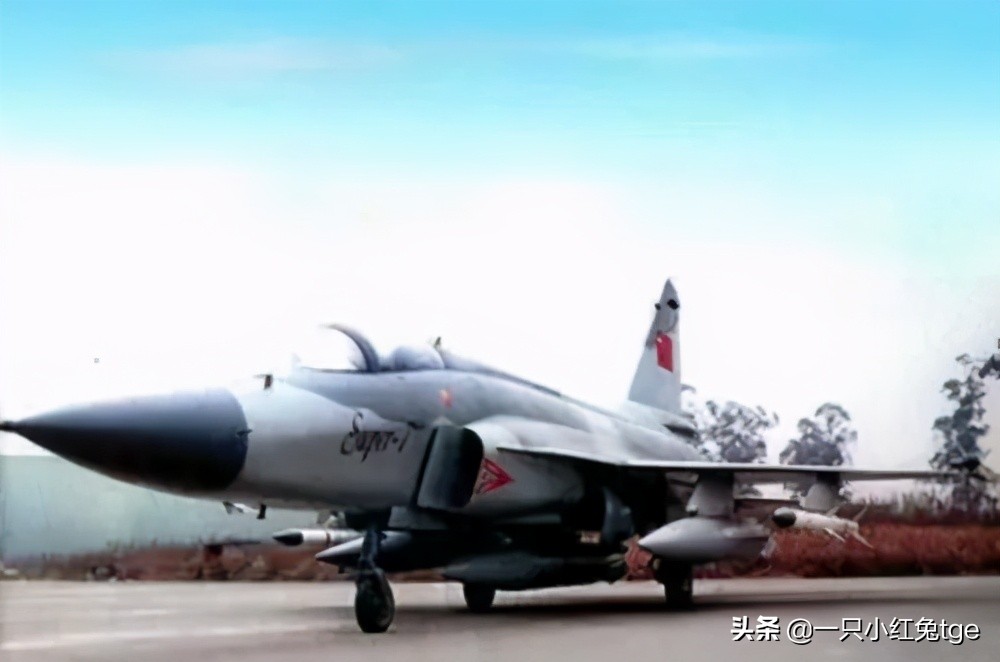 缇庡啗绌哄啗瑁呭澶у叏,閭ｄ簺骞村厰瀛愭悶鍒扮殑瑁呭