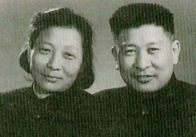 钟期光阔别30年回乡：磕头3次跪谢干父母救命之恩，奉上人参