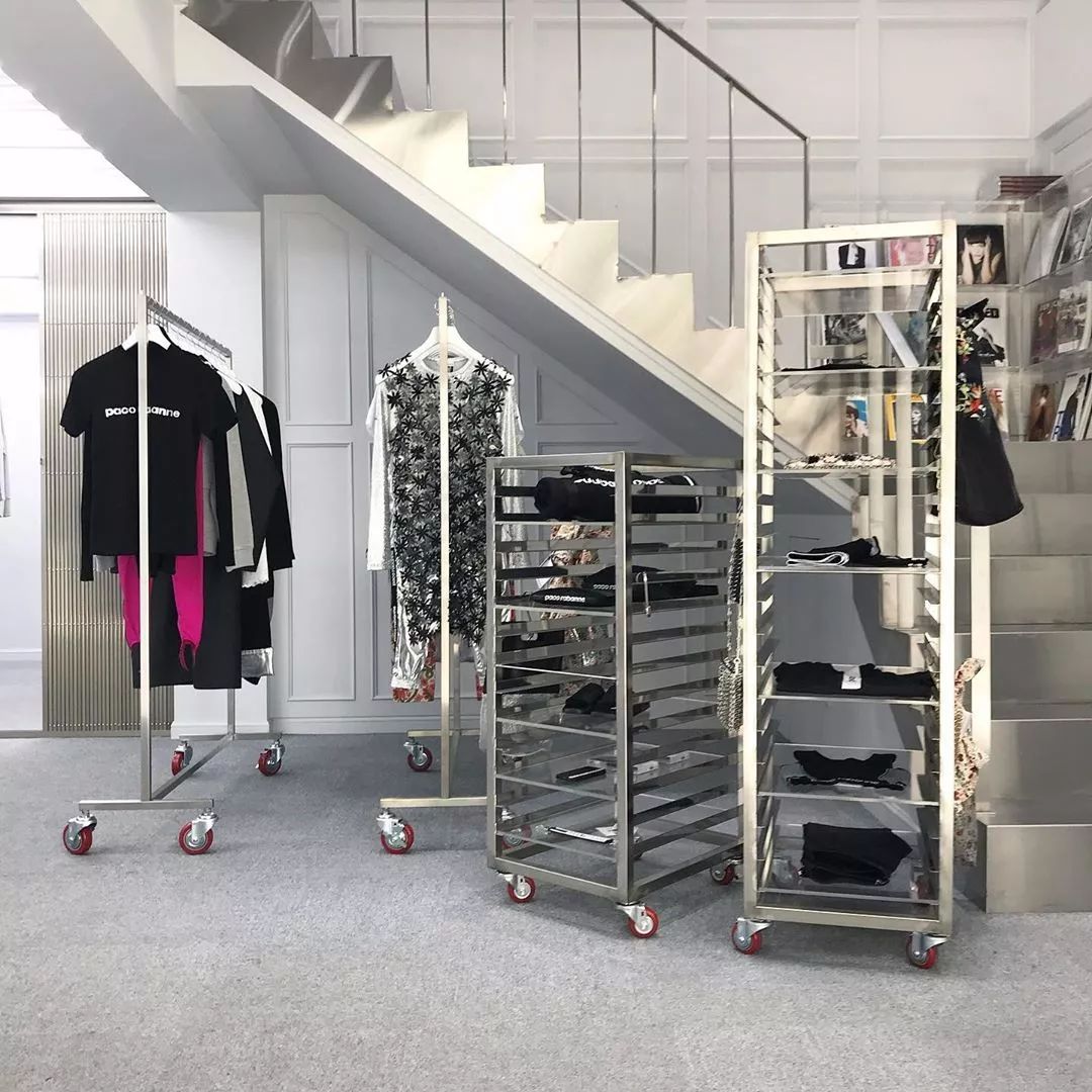 杨幂穿的潮牌aape,杨幂带火的韩国潮牌