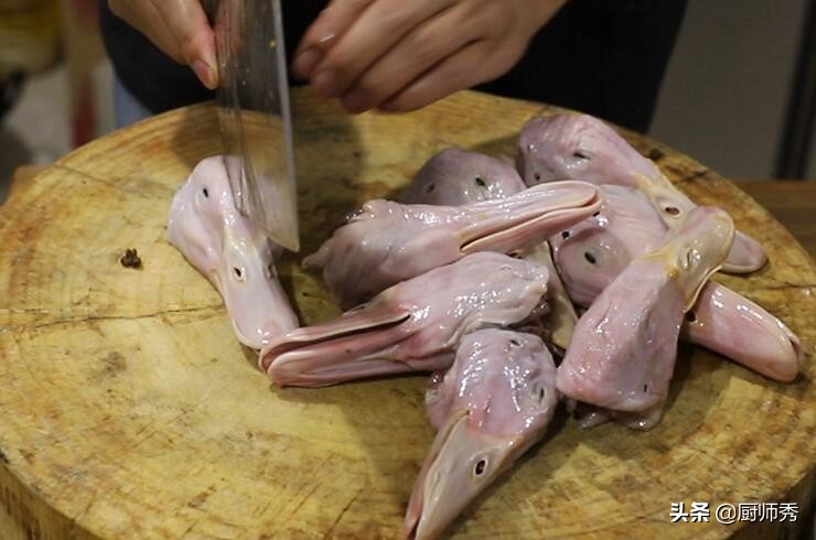 想吃鸭脖教你在家做,想吃辣鸭脖