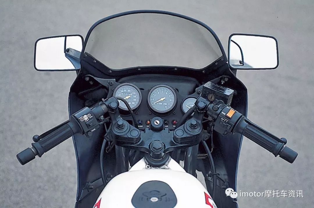 v4发动机豪华车,世界上第一台量产v8