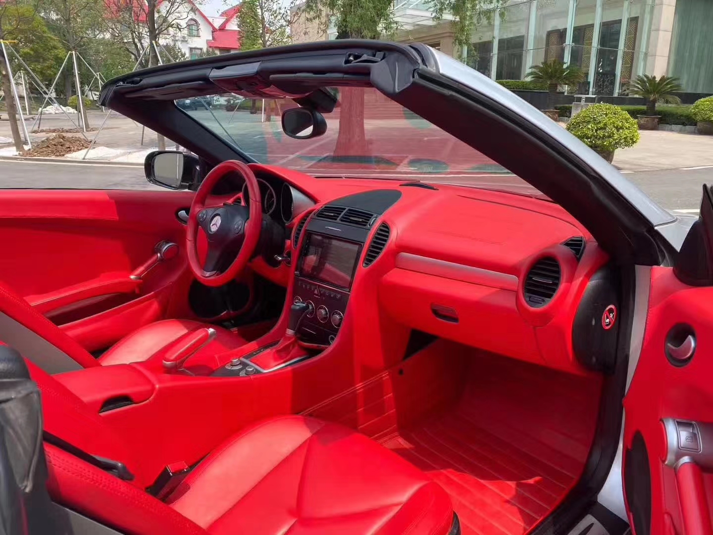 最新款奔驰slk软顶敞篷,奔驰小跑slk200二手多少钱