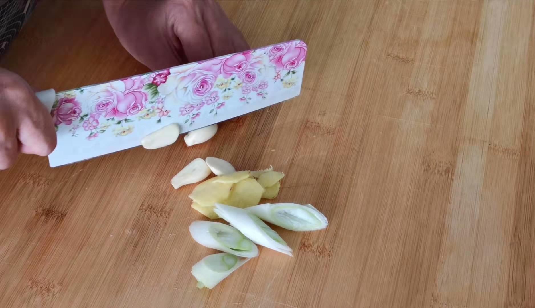 炖鸡肉中途关火再炖能熟么,炖鸡肉切记不要焯水和直接下锅