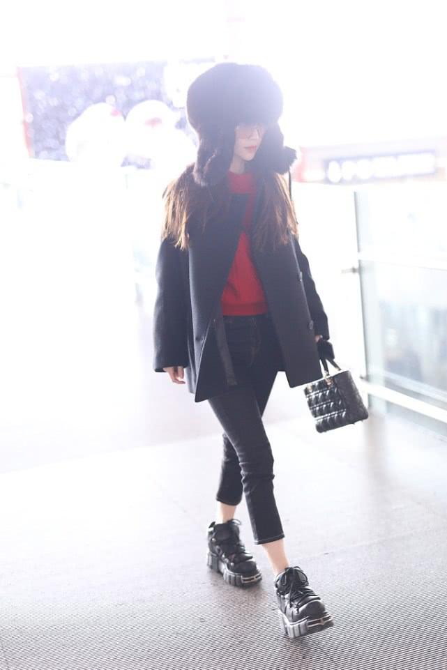 baby和权志龙合体,baby戴陈赫帽子