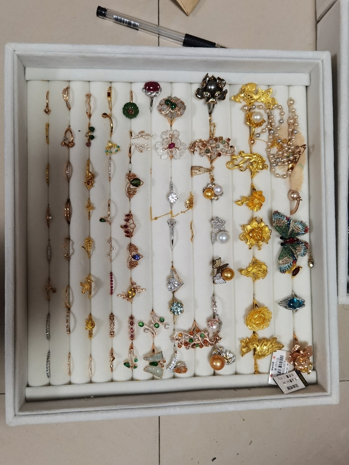 这个具有“法国国籍”的女子7年骗“友”320万...