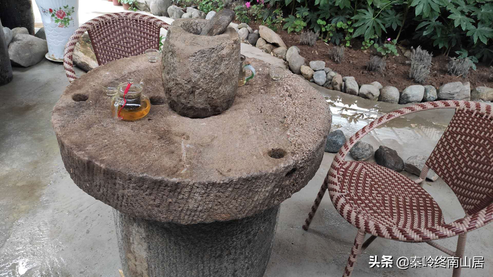 去秦岭库峪游玩，淘了几个老磨盘和石碾子，摆在院子里喝茶怎么样
