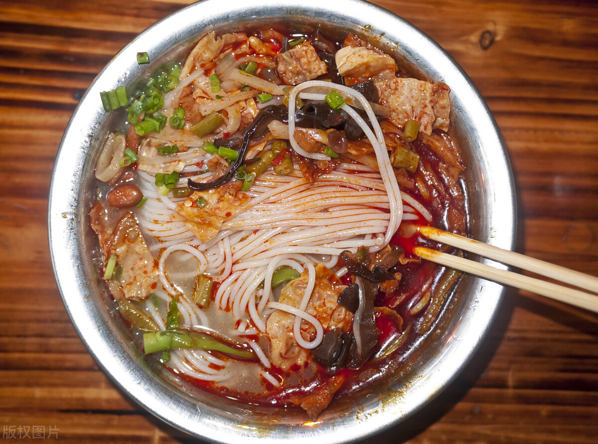 螺蛳粉用什么材料做出来的好吃,螺蛳粉要什么原料做出来才好吃