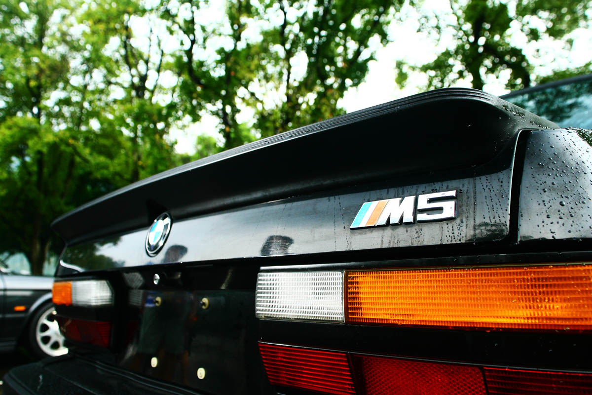 宝马m5帅气逼人,宝马e28m5翻新