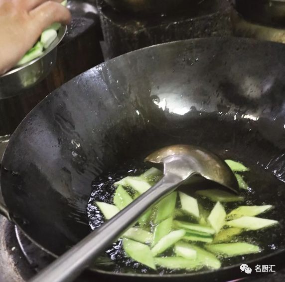 五星大厨教你20道精选创意家常菜,20道硬菜大厨拿手秘制招牌菜