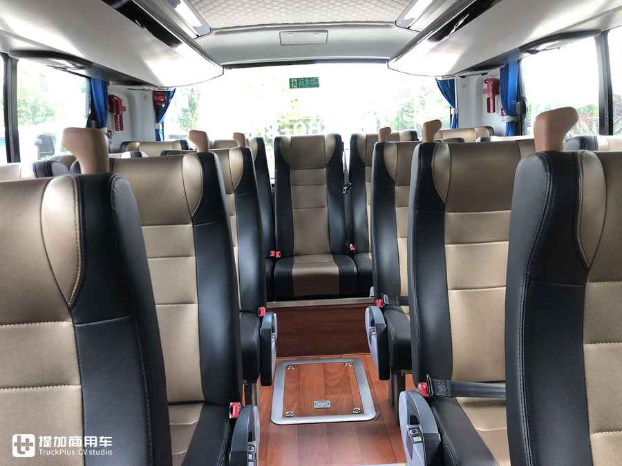 黄金时代已过，长途大巴还高端吗？实拍中通3轴大巴带您好好看看