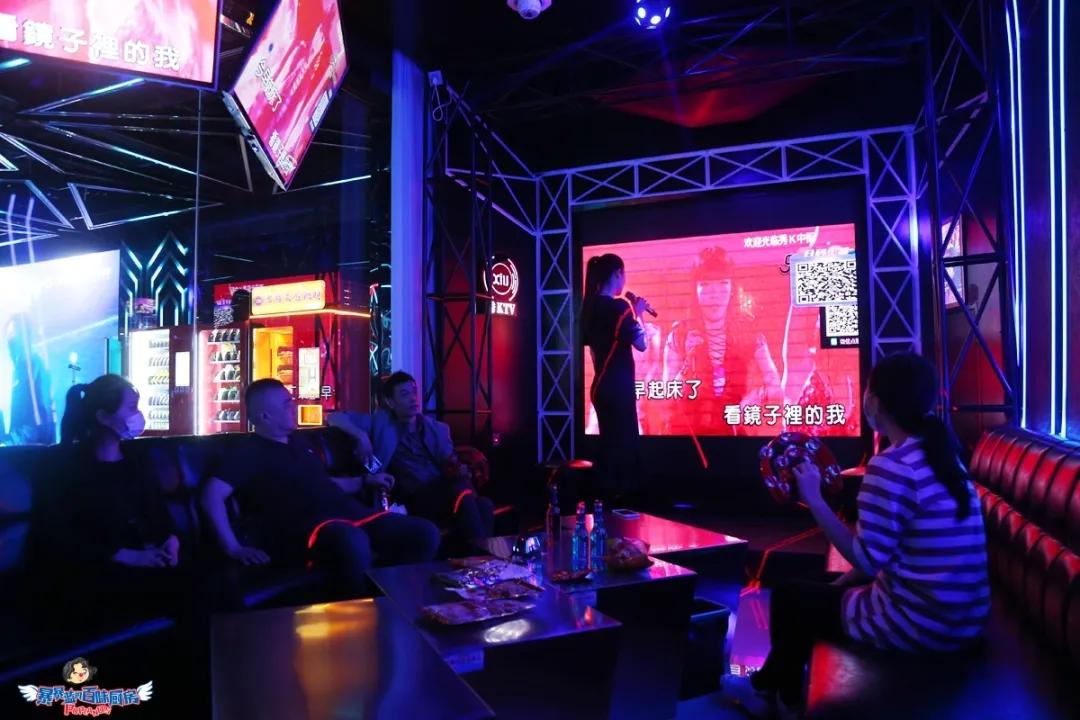沈阳这家全自助的黑科技夜店风KTV，有机器人小妹可撩