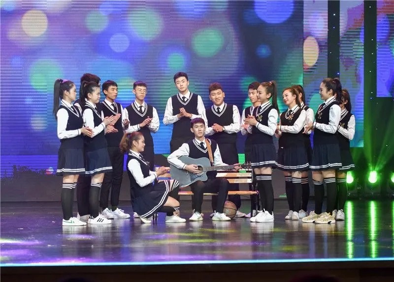 山东铝业职业学院空乘报的人多吗,山东铝业空乘专业礼仪