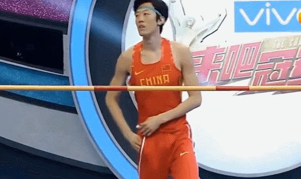 张国伟白鹤亮翅,张国伟现场版白鹤亮翅