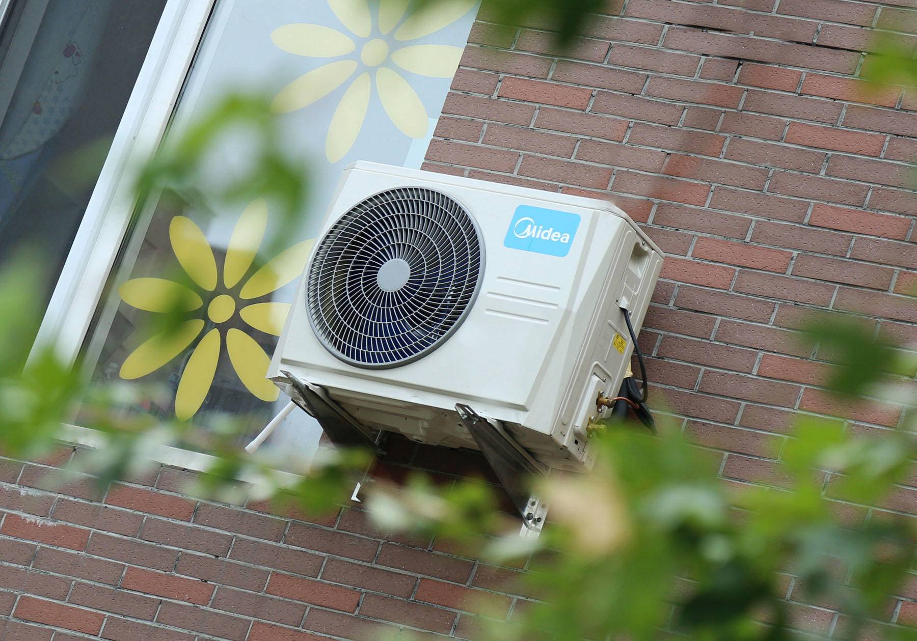 远离炎热，美的智弧守护一夏