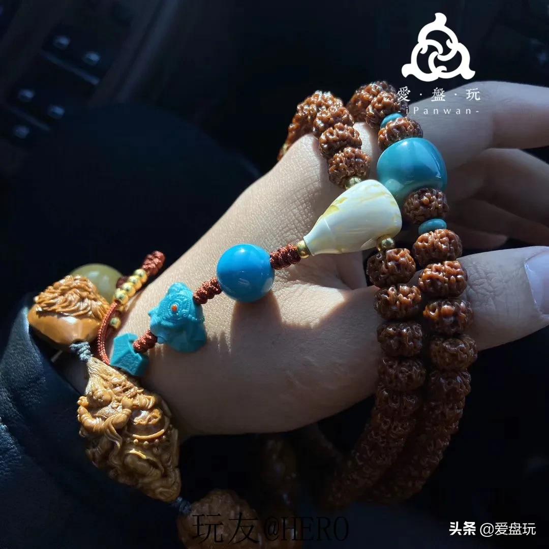 一条小金刚,他盘了720天,包浆很赞,谁说大干手不适合盘串