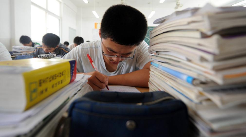 物化生和物地生哪个组合容易学,高中选科物化生和物地生哪个好