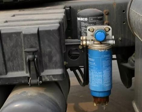 发动机打不着火响一下,发动机弄到水打不着怎么办