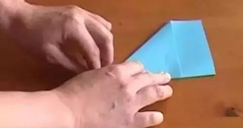 幼儿春节主题手工制作:灯笼+贺卡+鞭炮!