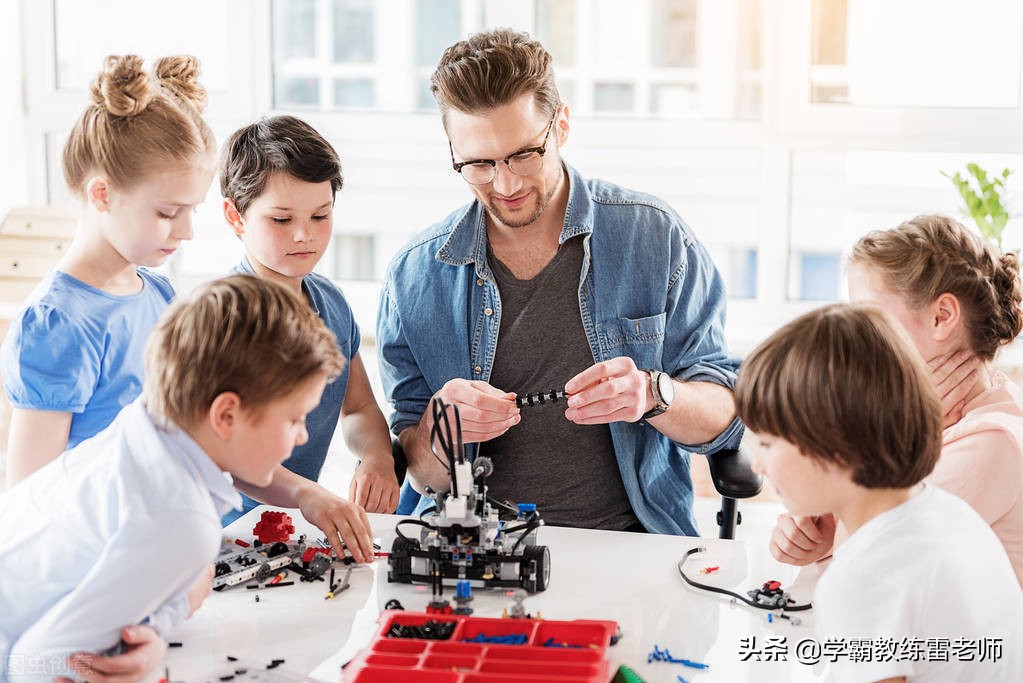 雷老师的小孩子,雷老师帮孩子学习