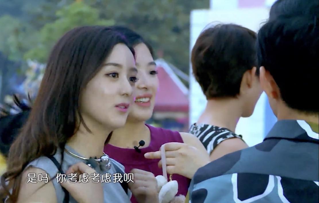 绯闻对象有男有女，但45岁感情仍成谜，他到底在顾忌什么？