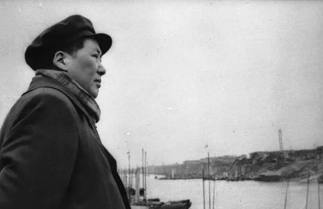 吴旭君陪伴毛主席21年，1974年，按照毛主席的指示，她离职归去