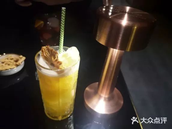 寻一处幽静角落,巷子里的小酒馆好惬意