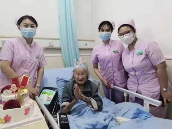 八旬老人意外骨折后续,102岁老太太骨折