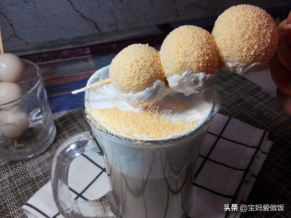 怎么用一杯元气满满乳茶做奶茶,手把手教你做奶茶之红豆椰果奶茶