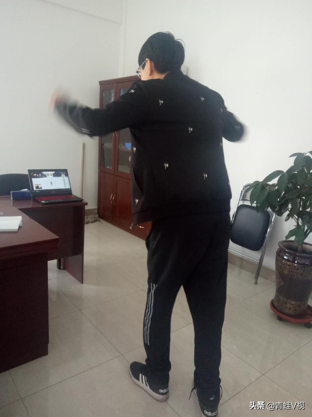 手机怎么变成电脑什么游戏都能玩,手机怎么变成体感游戏手柄